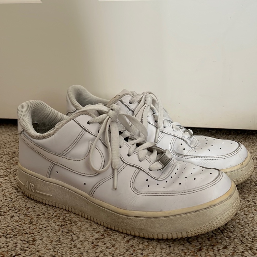 Women’s white Nike Air Force 1, size 7.5